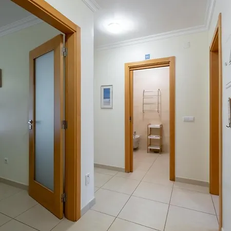 Poolside Peniche Apartment