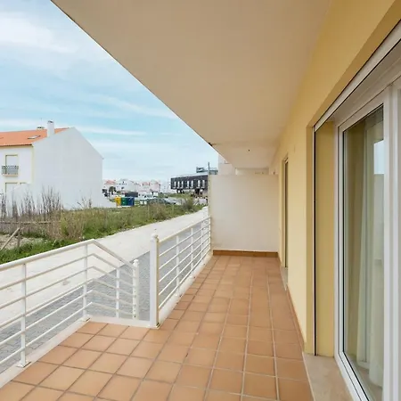 Poolside Peniche Baleal